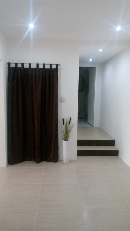 Mija Apartman S Vinnym Sklipkem, Zahradou A Grilem Kájov Exterior photo