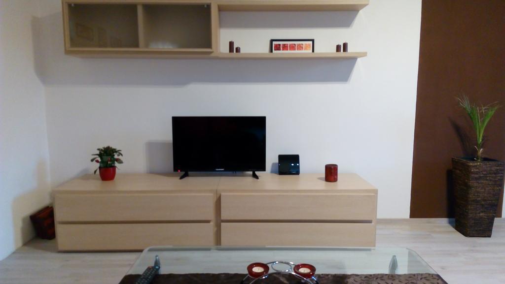 Mija Apartman S Vinnym Sklipkem, Zahradou A Grilem Kájov Exterior photo