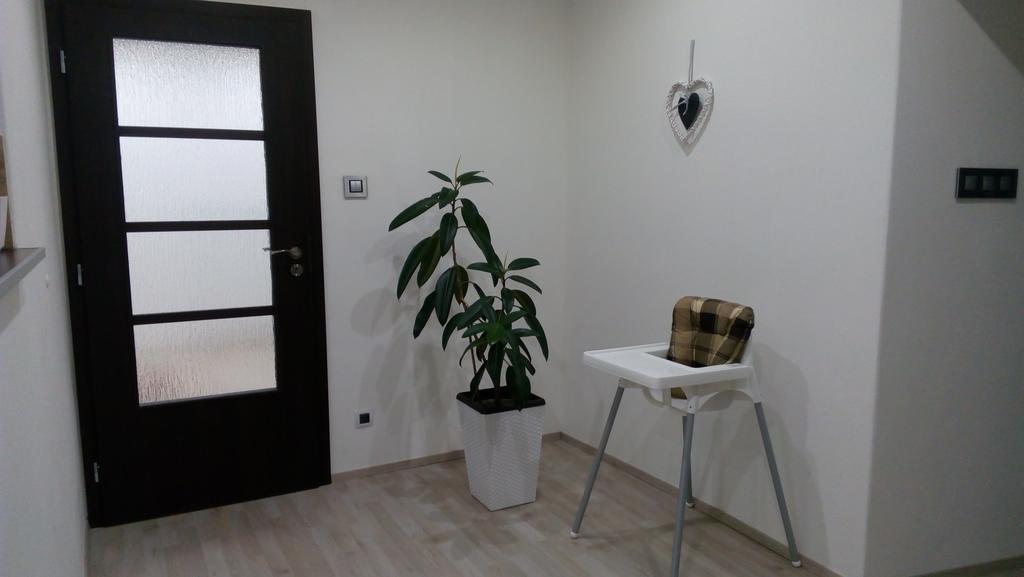 Mija Apartman S Vinnym Sklipkem, Zahradou A Grilem Kájov Exterior photo