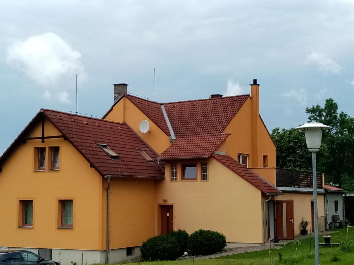 Mija Apartman S Vinnym Sklipkem, Zahradou A Grilem Kájov Exterior photo